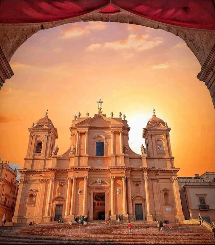 Il Sole Del Mediterraneo Noto Exteriér fotografie